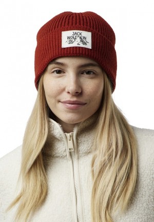Red Men Jack Wolfskin Badge Beanie | 94411499