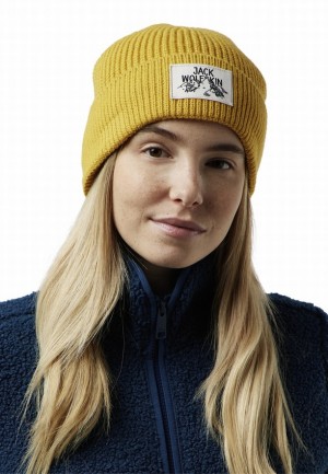 Yellow Men Jack Wolfskin Badge Beanie | 49973042