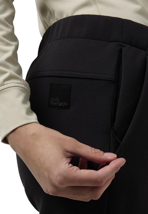 Black Women Jack Wolfskin Wanderest Pants | 22504613