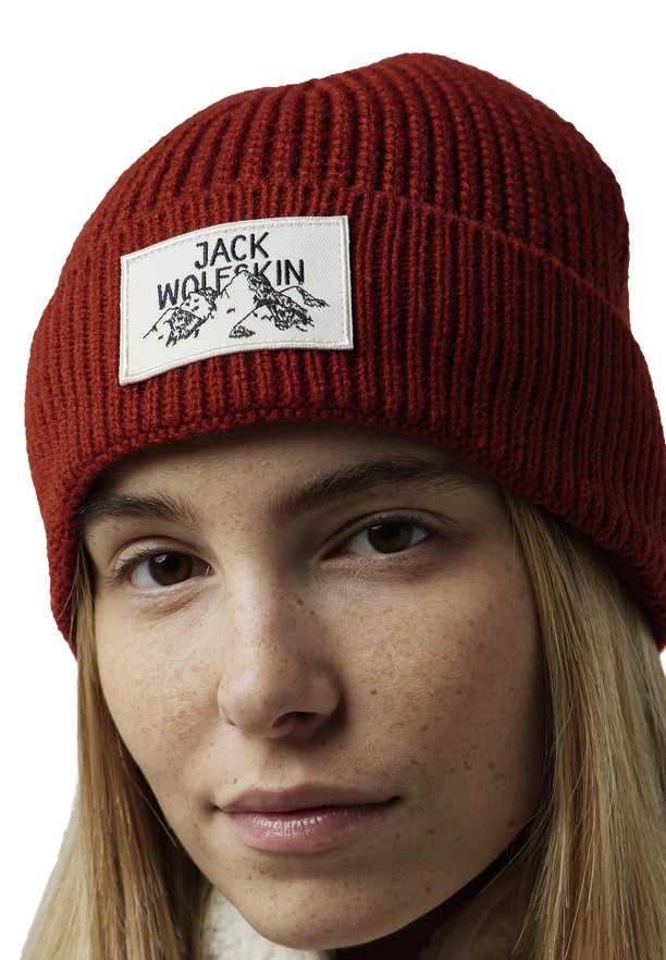Red Men Jack Wolfskin Badge Beanie | 94411499